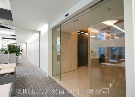 無框平移草莓无码视频圖片